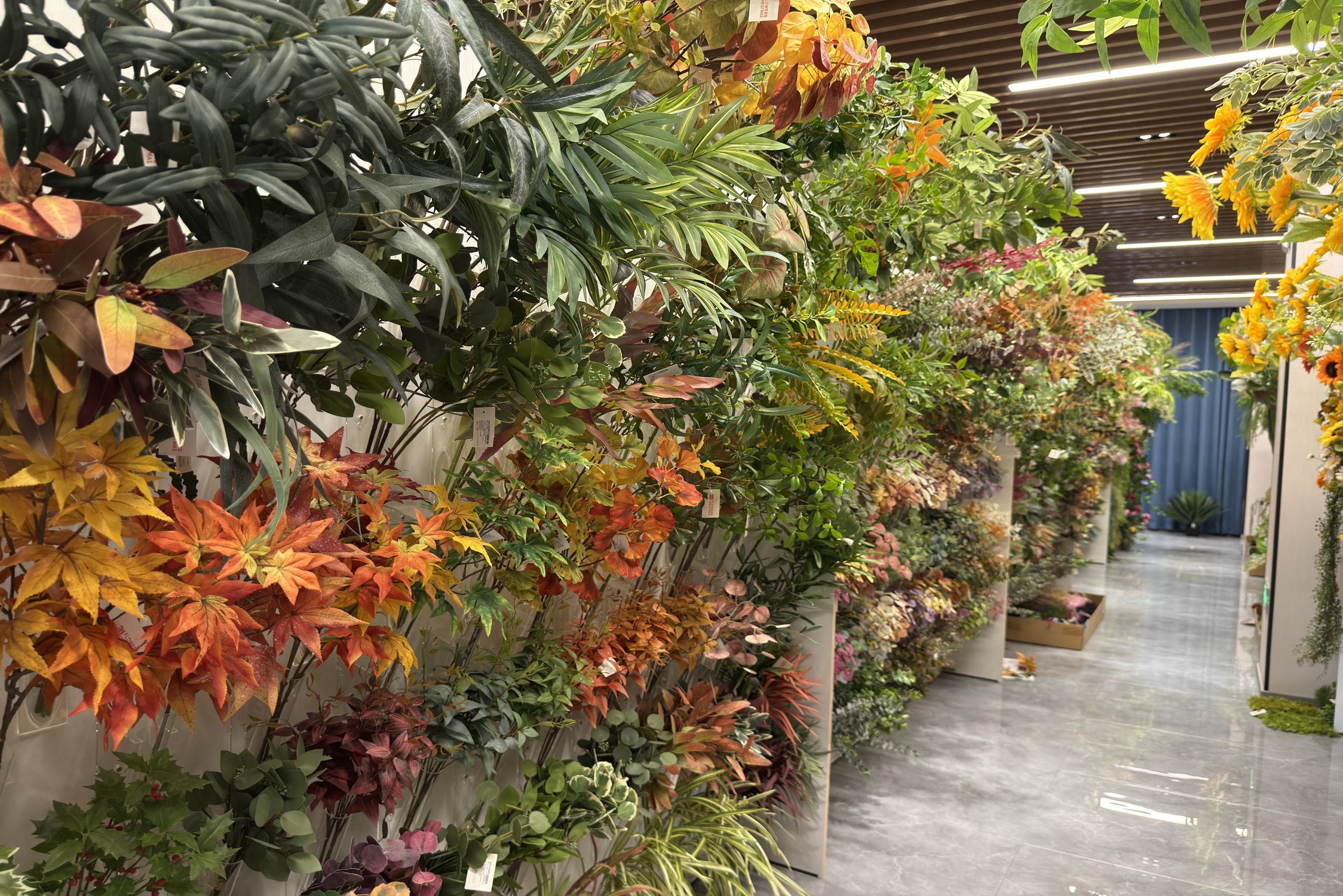 Artificial Leaves & Foliage – Bulk Supply of Lifelike Faux Greenery for Global Importers & W