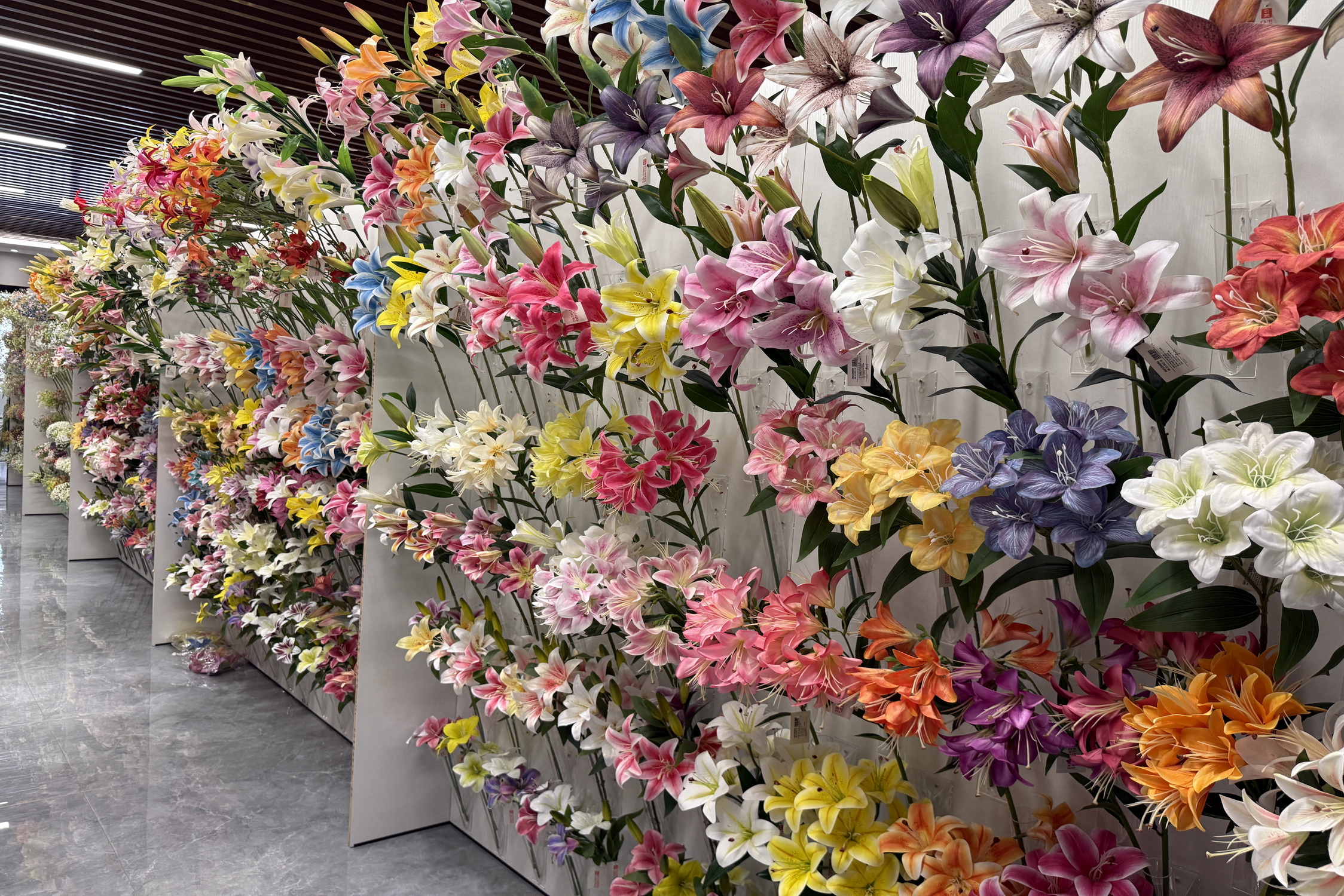 Wholesale Artificial Lily – Real Touch Silk Lily Flowers for Global Importers & Bulk Buyers gkfl