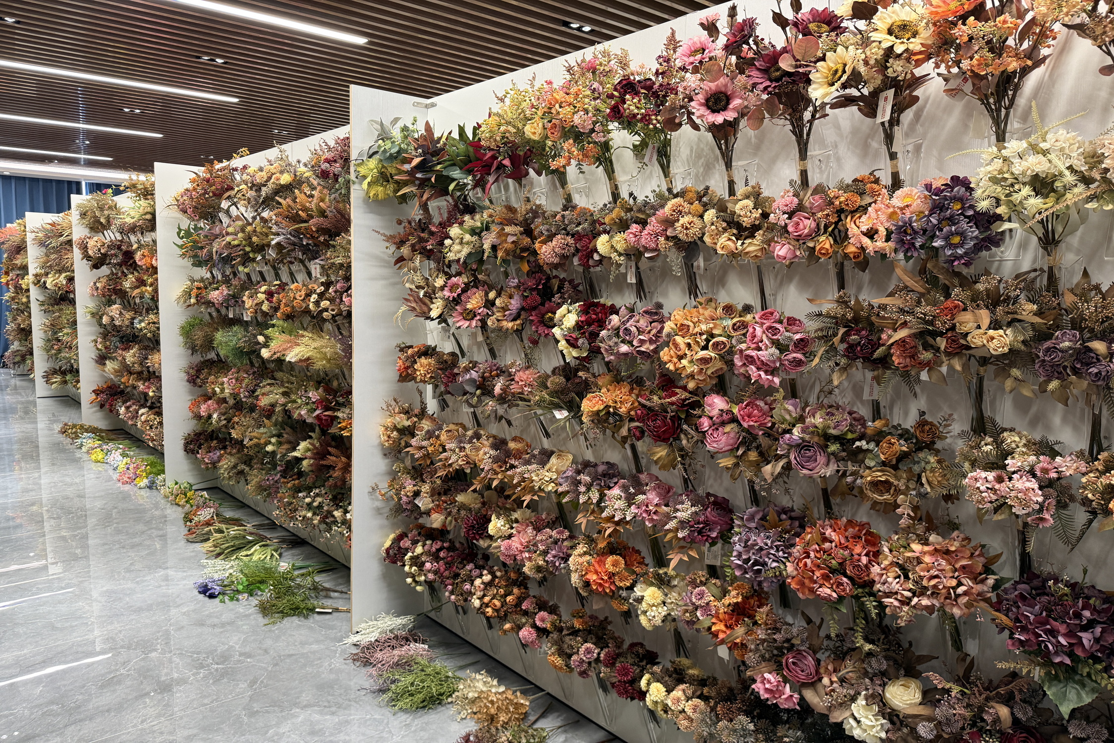 Wholesale Artificial Autumn Bouquet & Faux Fall Bouquet – Factory Direct  Bulk Supply for Thanks